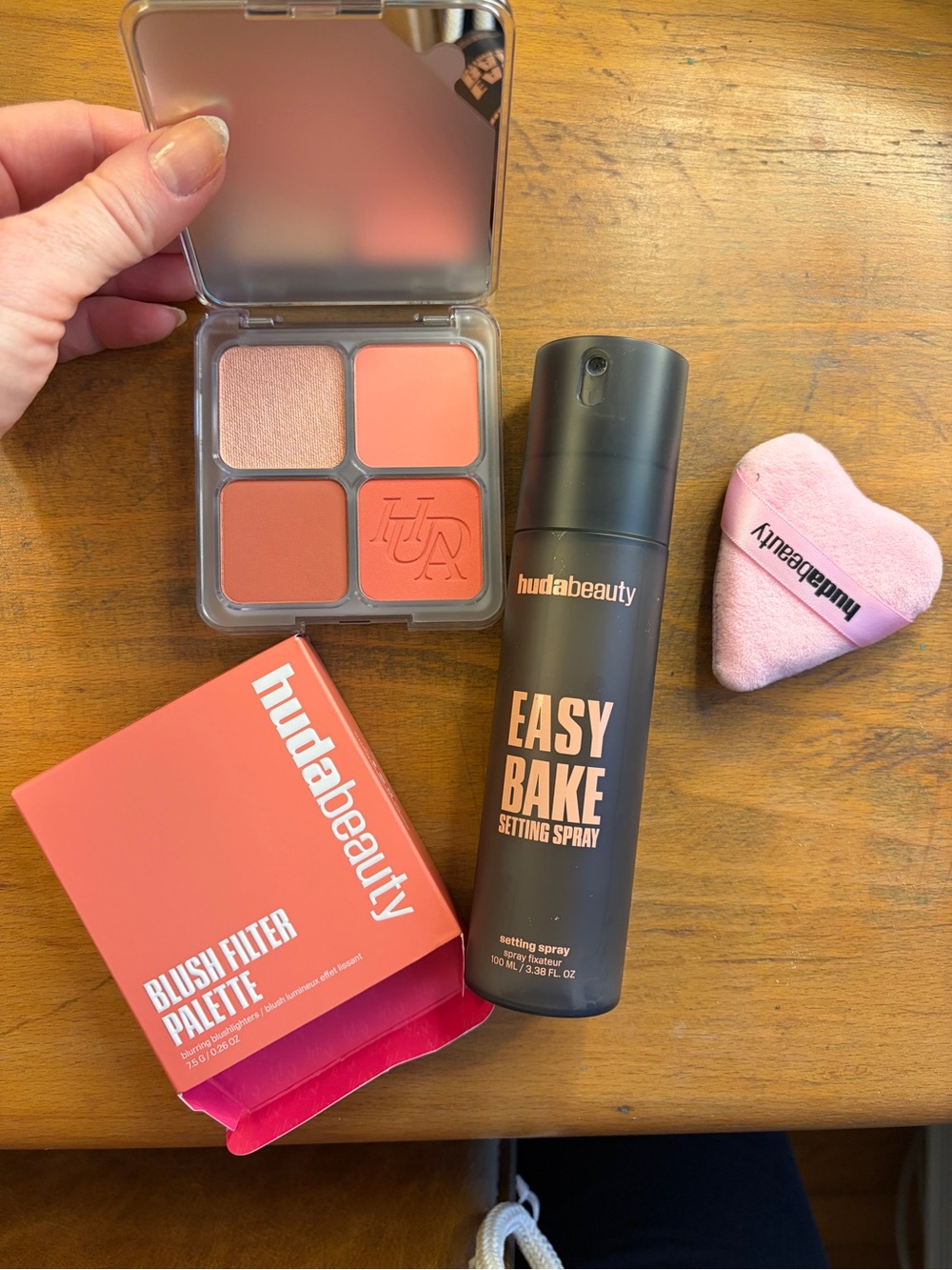 HUDA BEAUTY Blush Filter Palette & Easy Bake Setting Spray - Peach Coral Pink